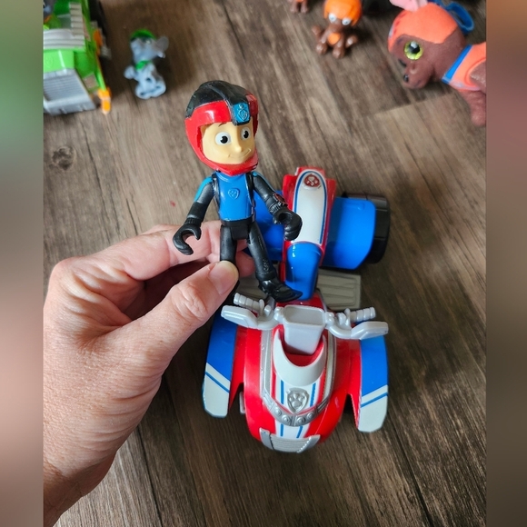 Paw Patrol Action Figure And Vehicle Set - Large - Picture 2 of 9